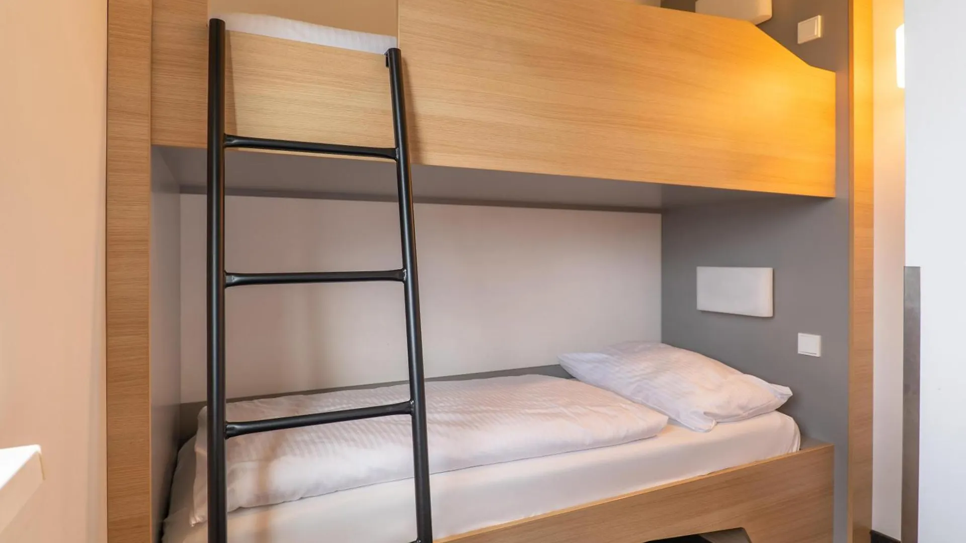 ***  B&B Hotel Stuttgart-Airport/Messe Almanya